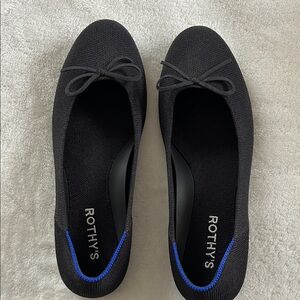 Rothy's Women's Black and Blue Flats